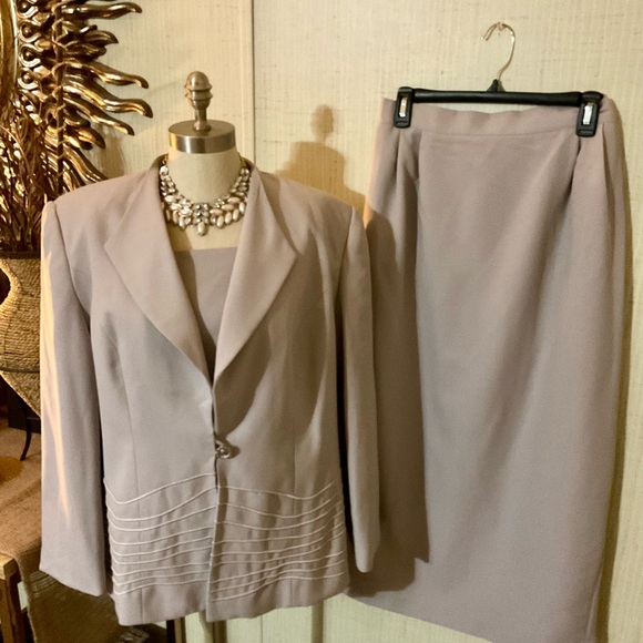 Nina Rossi Skirt Suit Size 18w Gray - Picture 3 of 6